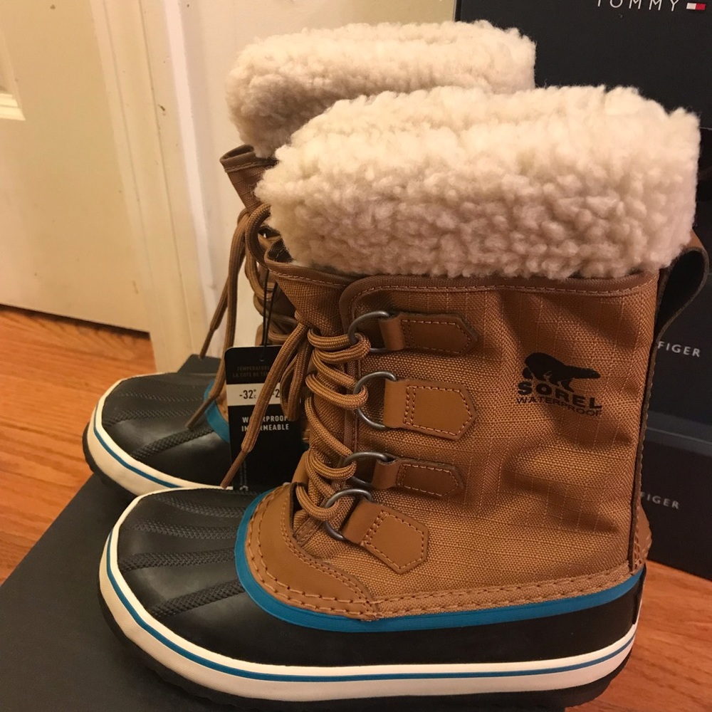 NEW SOREL Winter Carnival Snow Boot